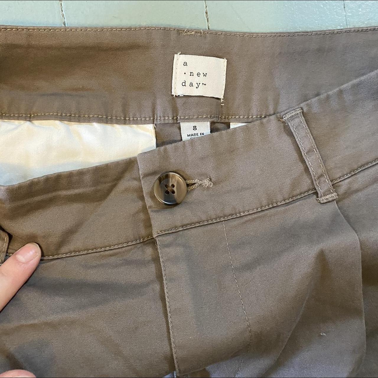 Thin light brown pleated casual pants Women’s size 8 - Depop