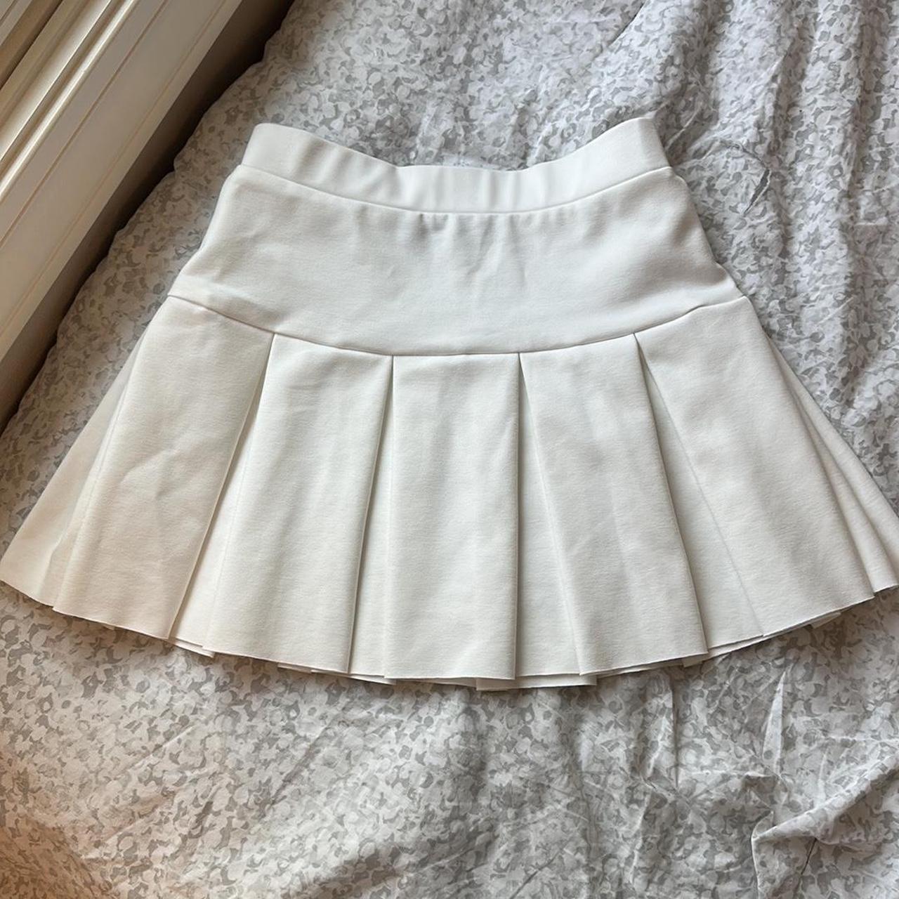White Lioness Pleated Mini Skirt Size XS Never Worn - Depop