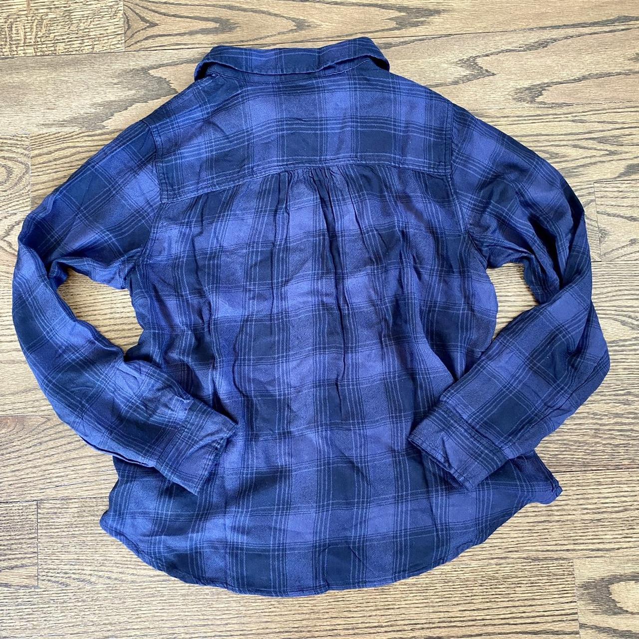 Lucky Brand Women's Navy and Black Shirt Depop
