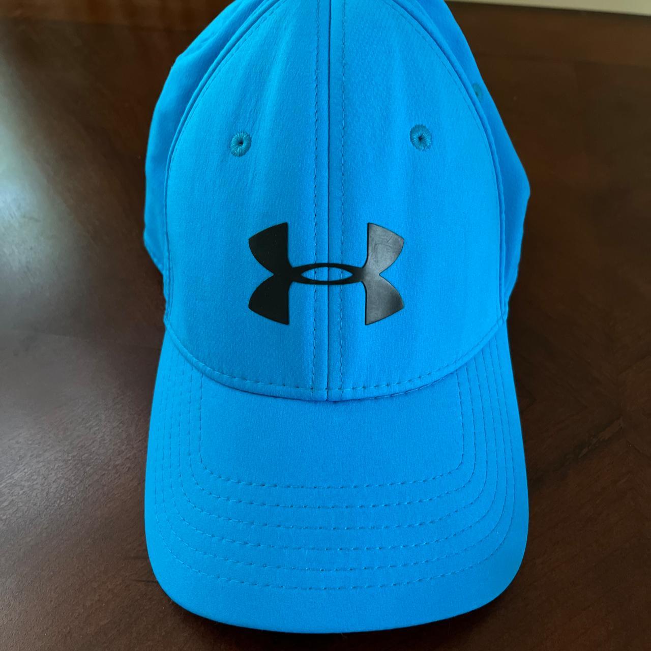 Like New! Under Armor Stretch Fit hat, Size