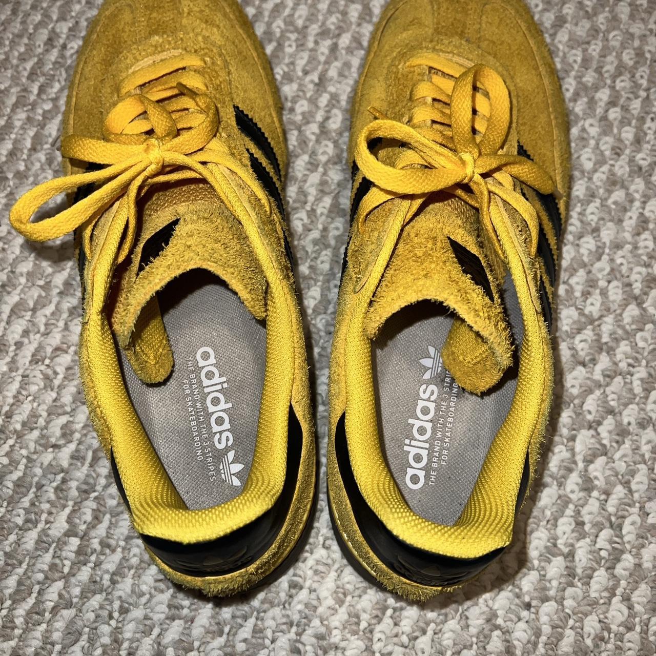 Adidas samba adv on sale yellow