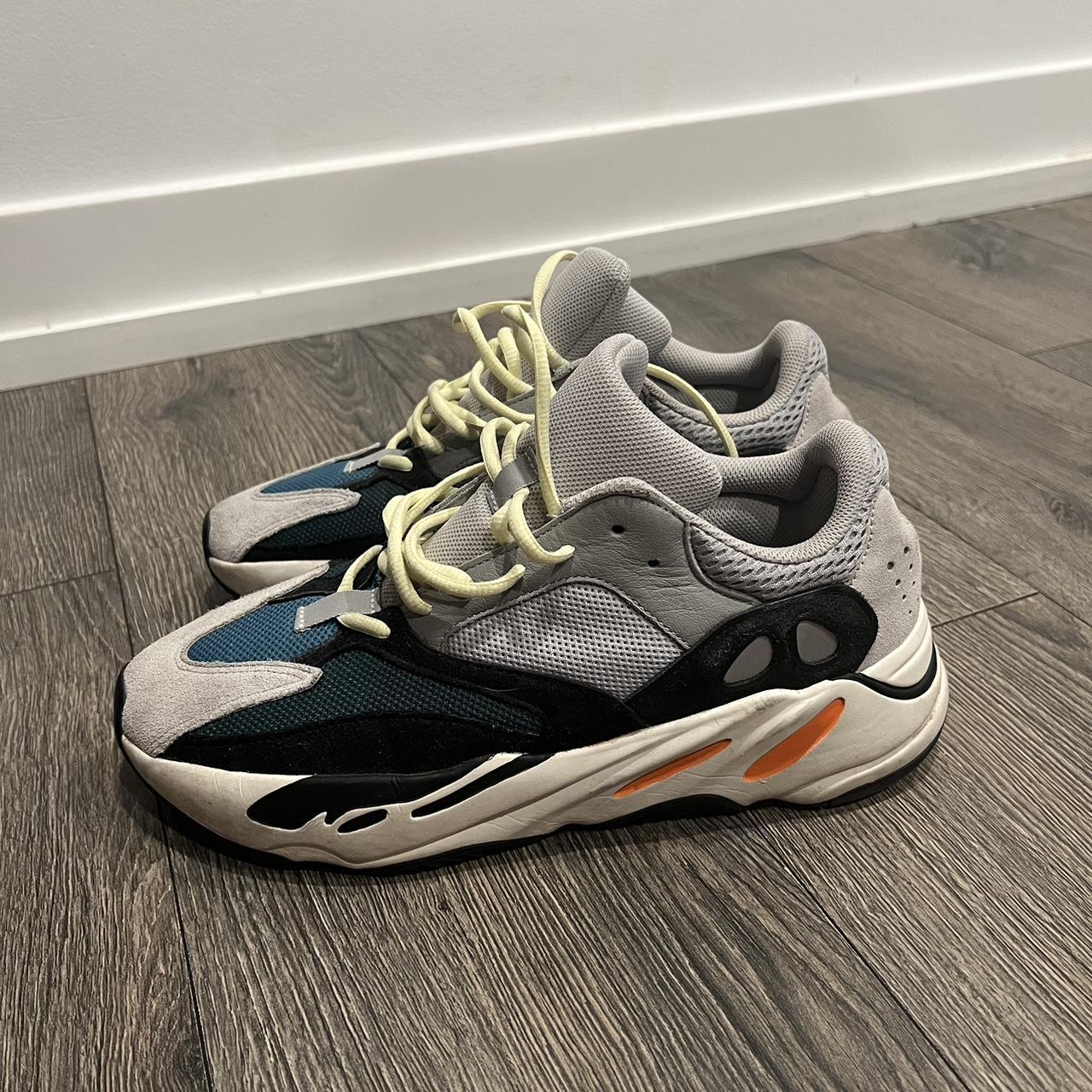 Yeezy wave runner size on sale 10