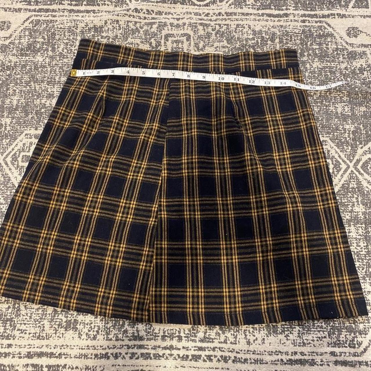 Vintage plaid skirt. Fits like Med - Depop