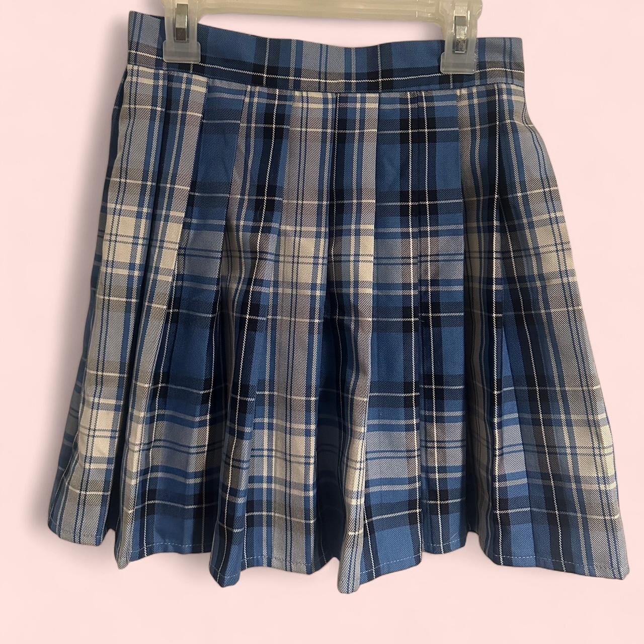 item listed by ilianascloset