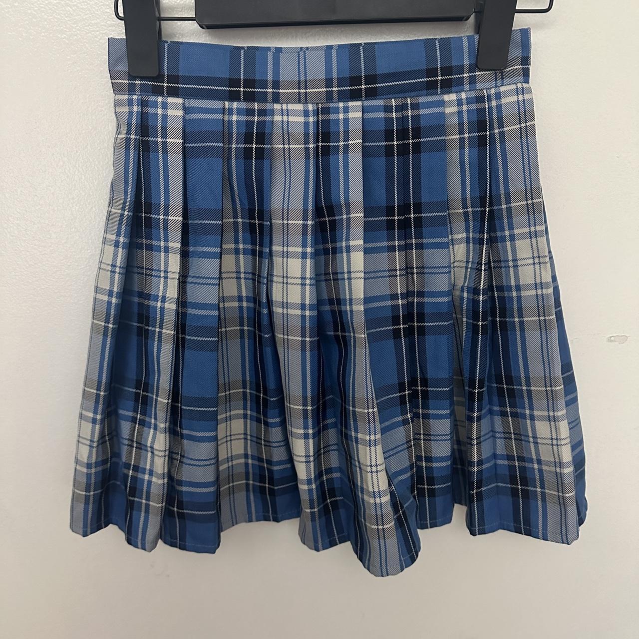 item listed by ilianascloset