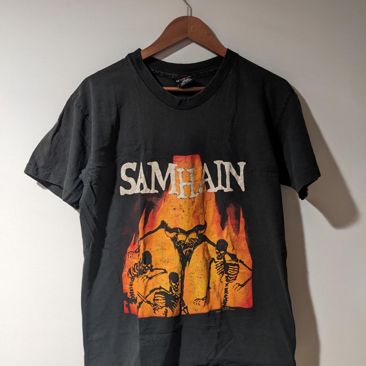 https://www.depop.com/products/saunterclothing-vintage-1990-samhain-november-coming/