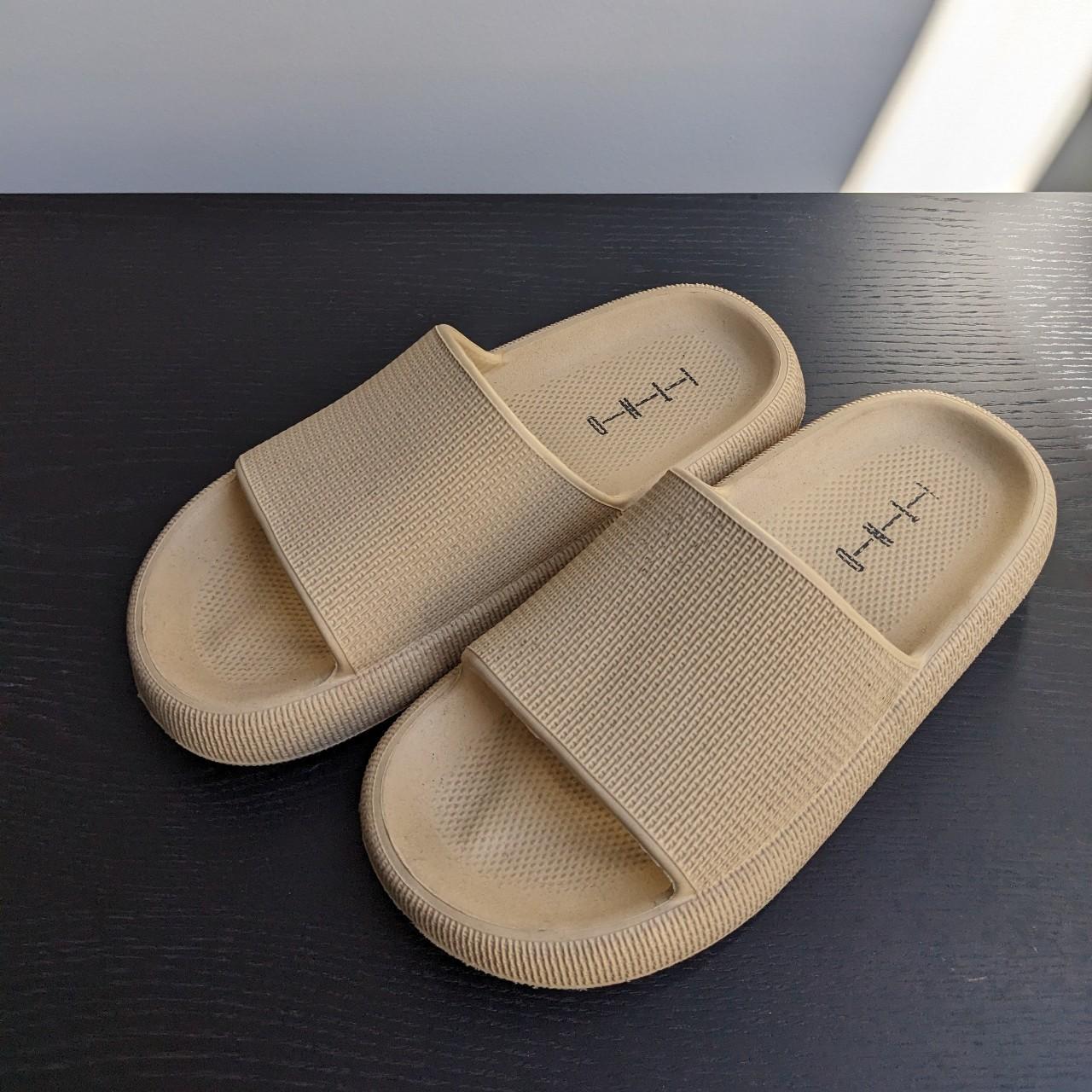 ITNO slides cream - Depop