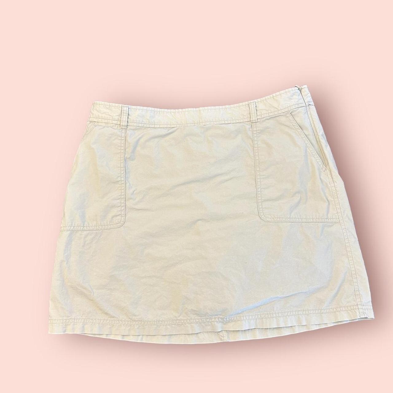 khaki mini skirt🌸 super cute y2k mini skirt has... - Depop