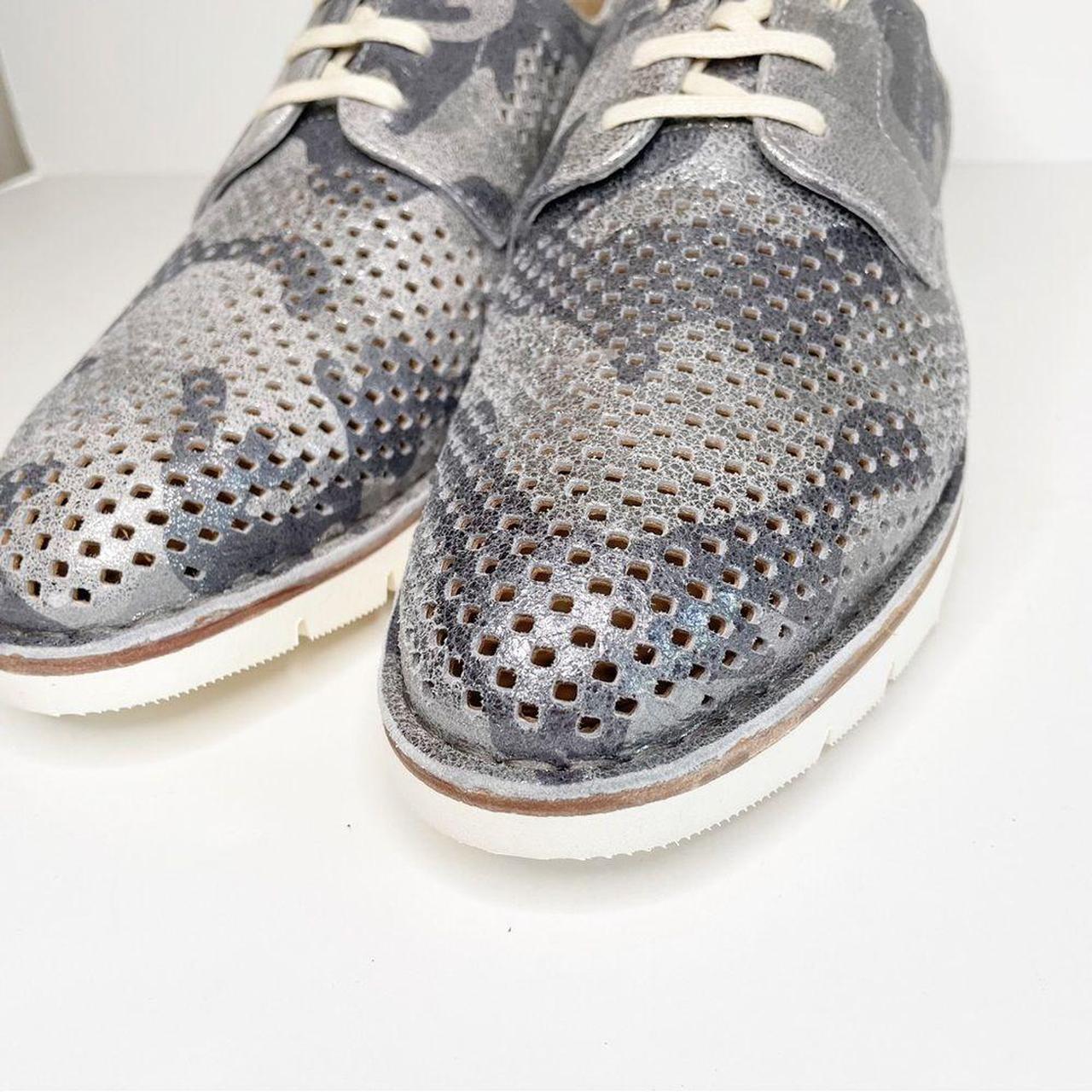 Trask Lena Camouflage Metallic Perforated