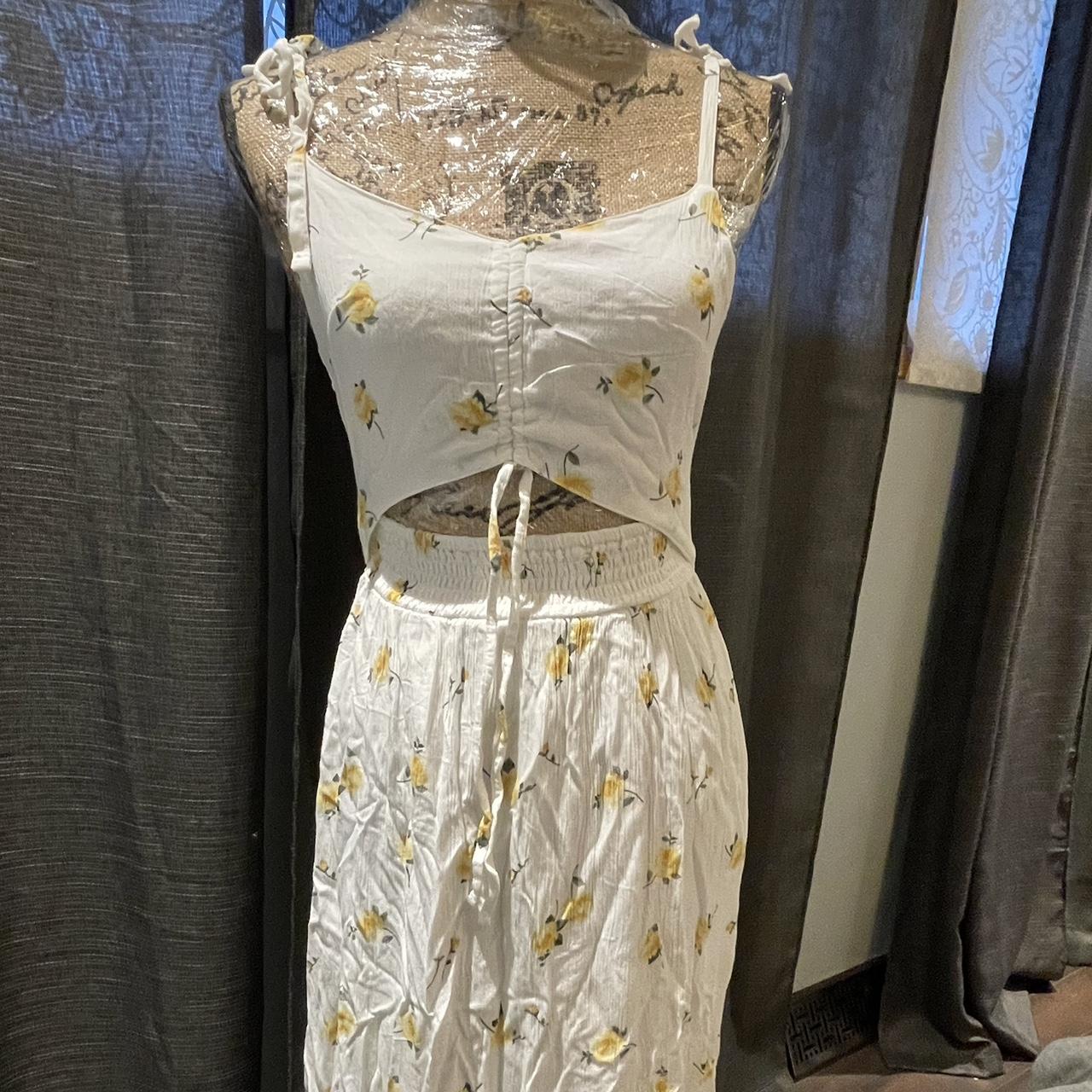 Hollister Yellow Flower Dress -Adjustable... - Depop
