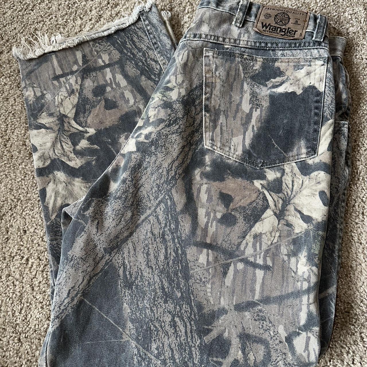 Wrangler double knee camo tree jean pants -amazing... - Depop