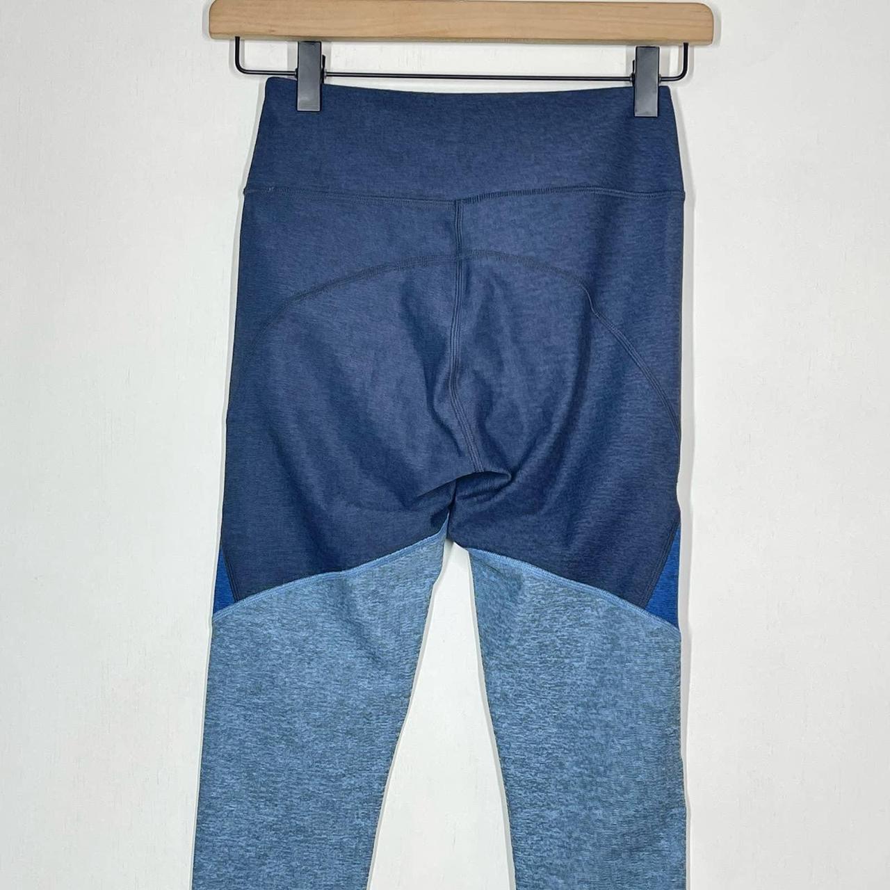 Outdoor voices 7/8 warmup leggings in navy. Size XS. - Depop