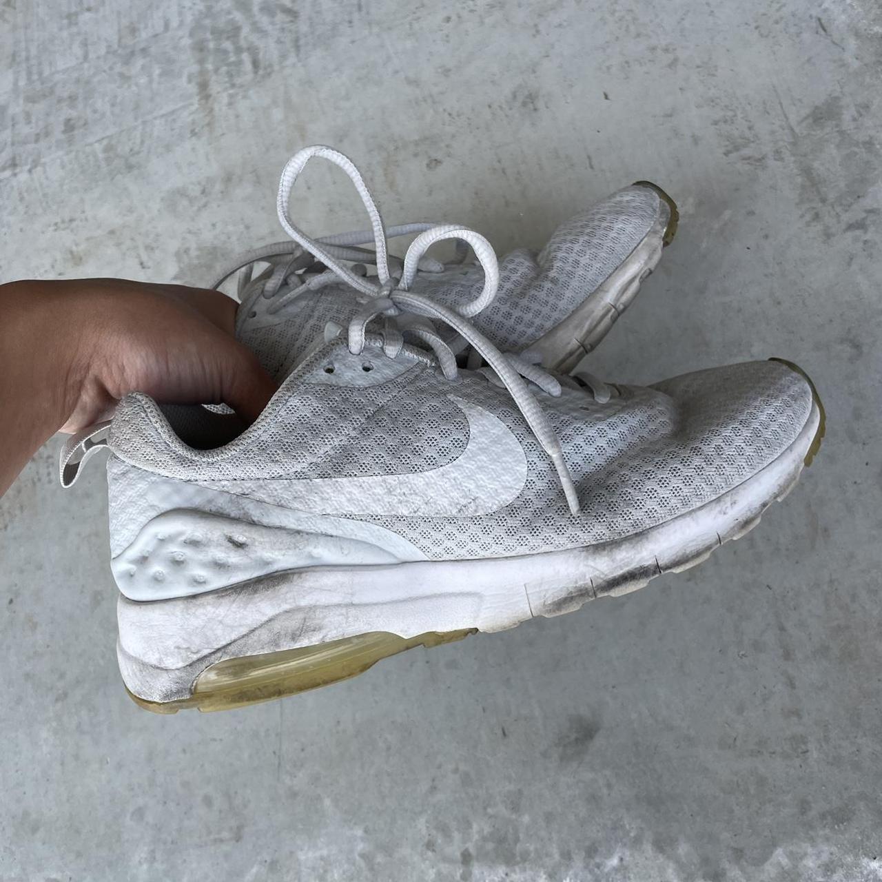 womens white and grey nike shoes