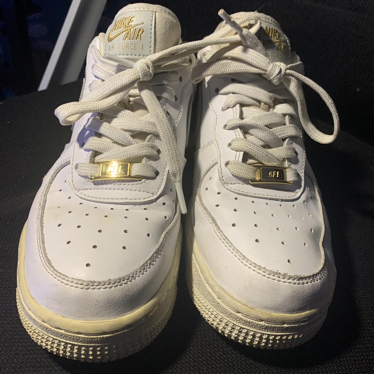 Af1 82 white and gold hotsell