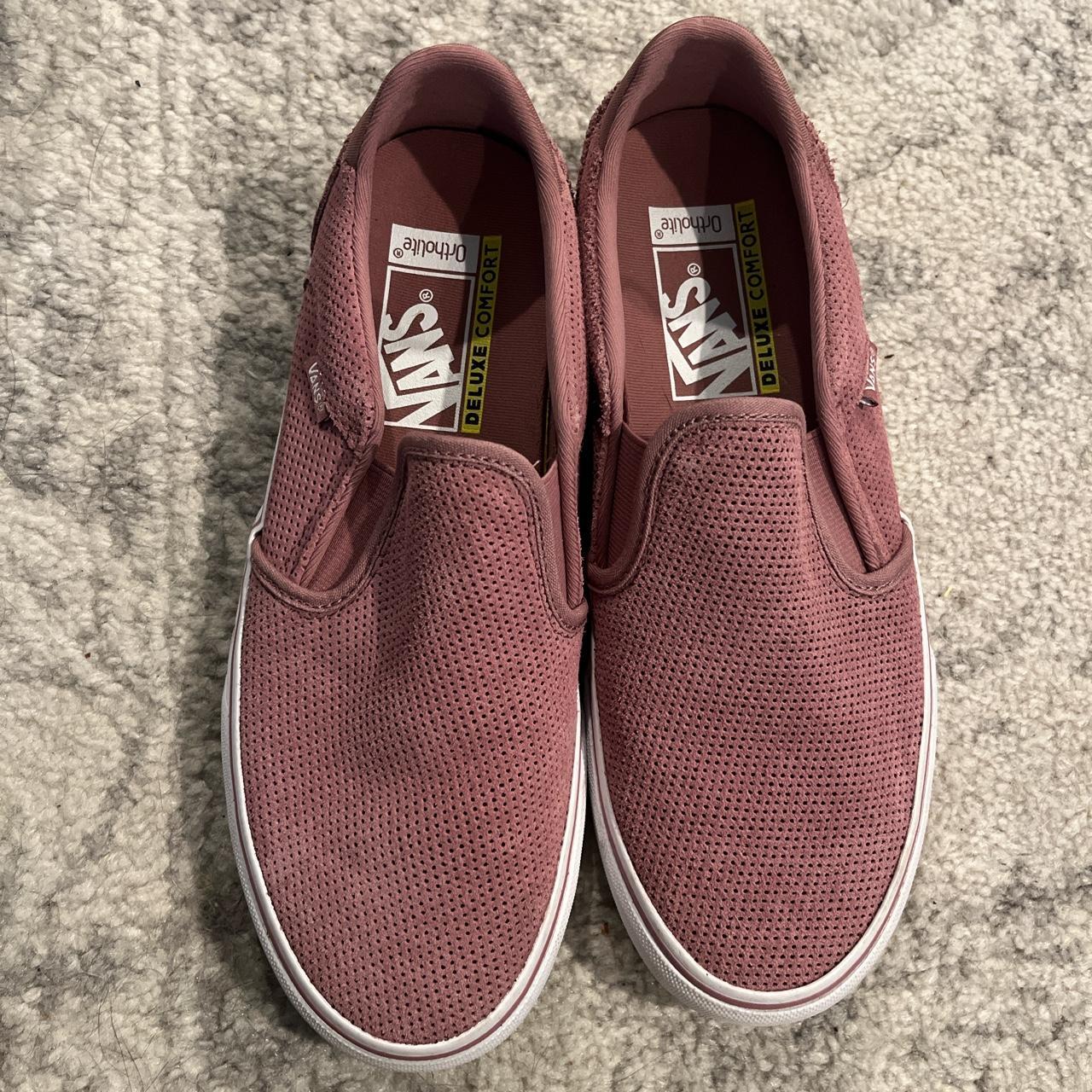 Vans deluxe 2025 slip on