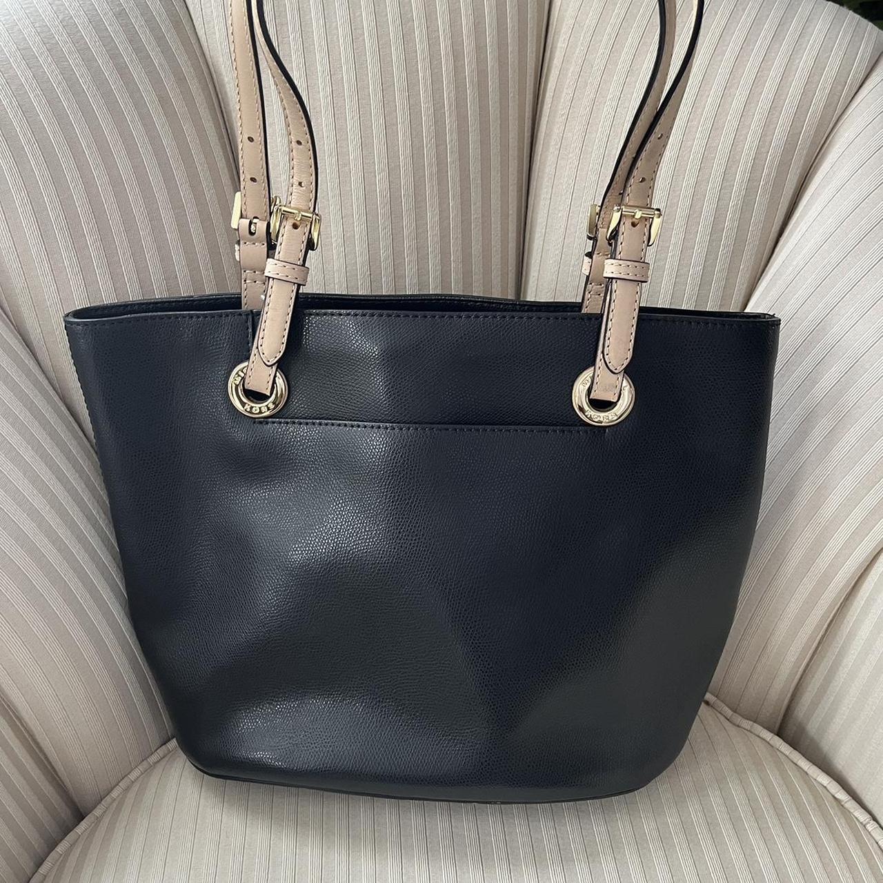 Michael Kors Bag Michael Kors black pocketbook with Depop