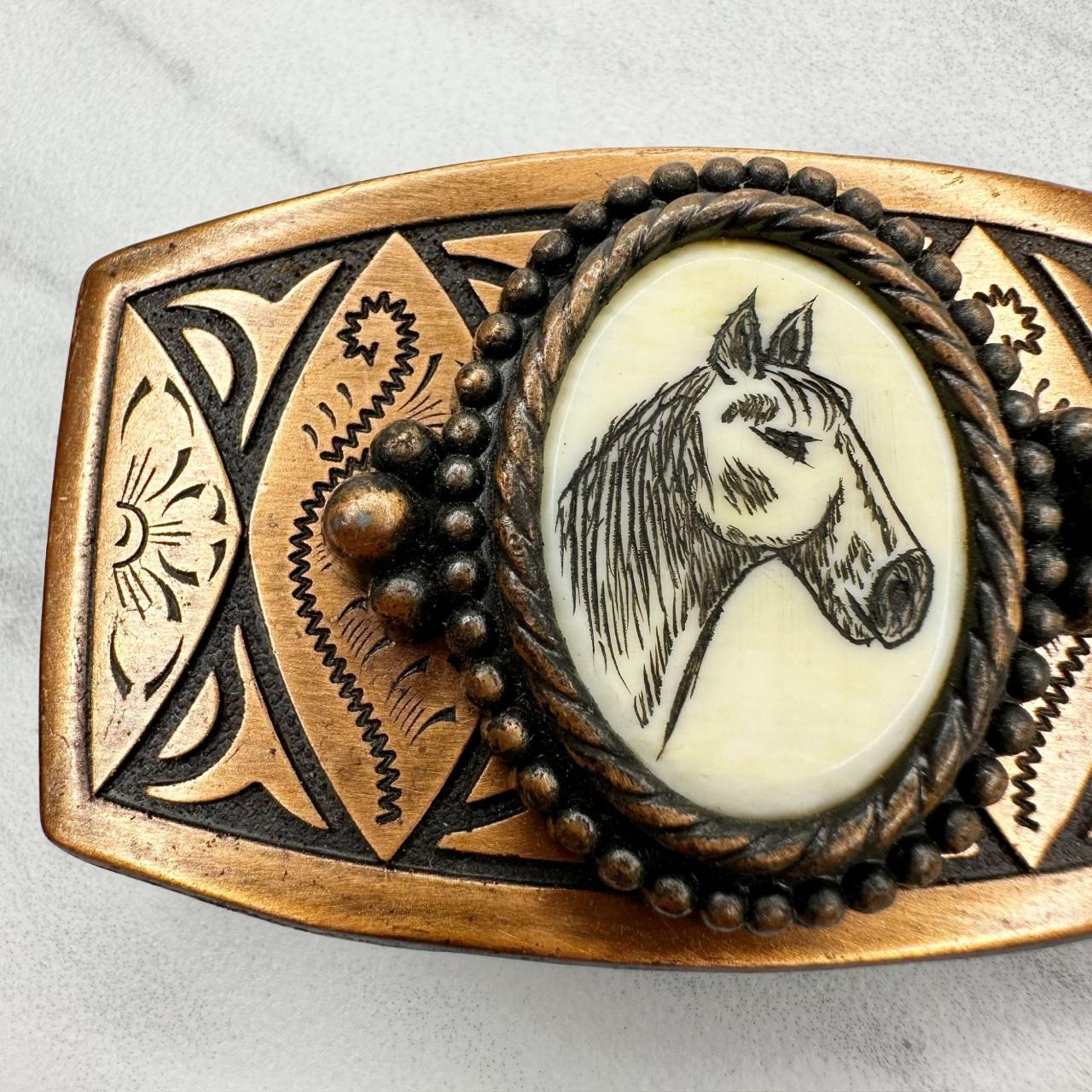 Scrimshaw on sale belt buckle