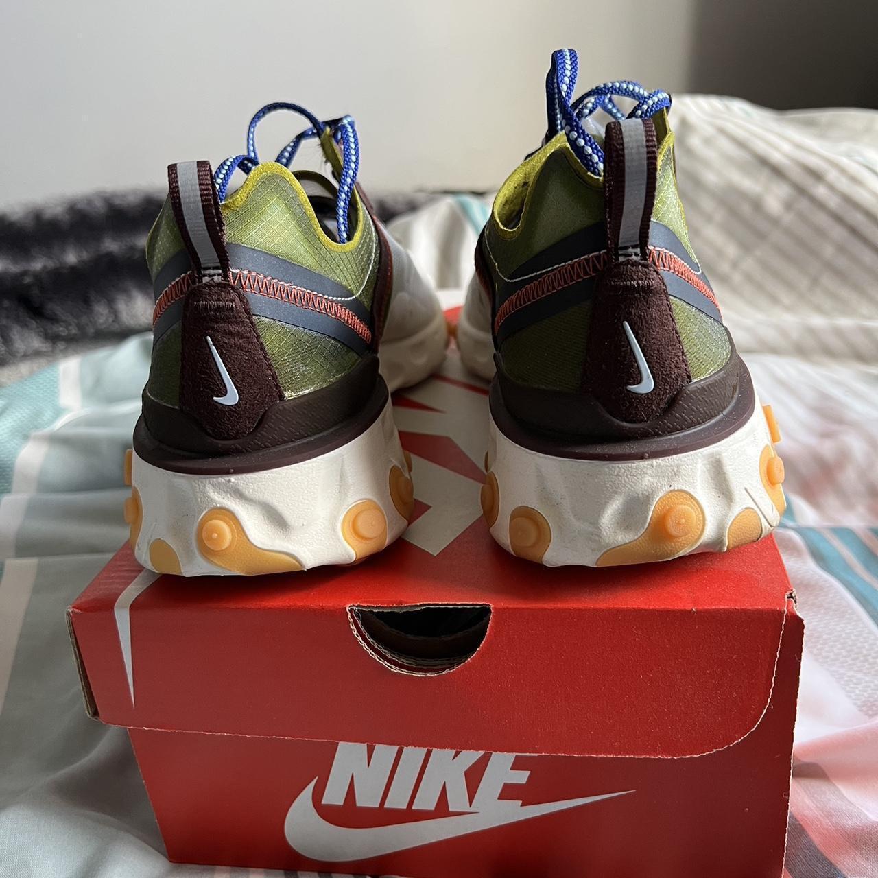 Nike react 87 moss deals