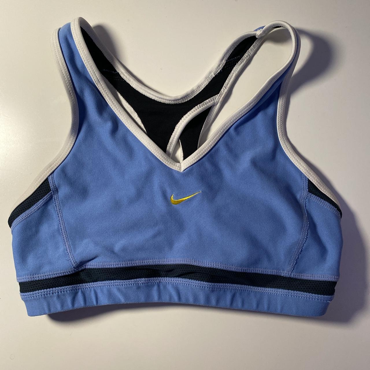 Nike sports bra Size xs Barely worn - Depop