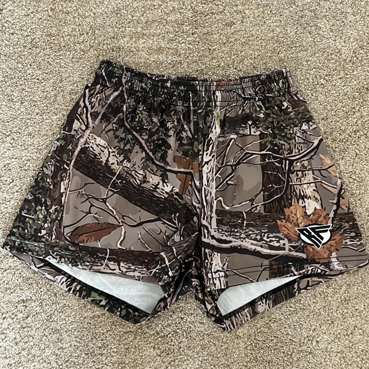 tree camo shorts worn once - Depop