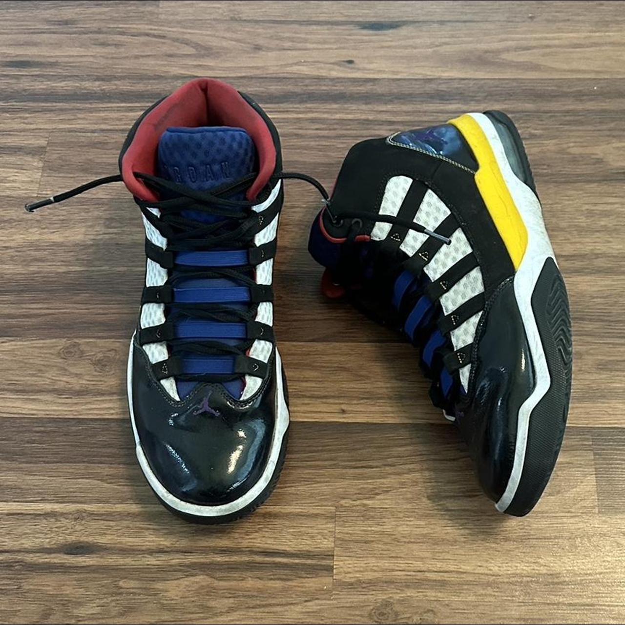 Jordan max aura outlet black and yellow