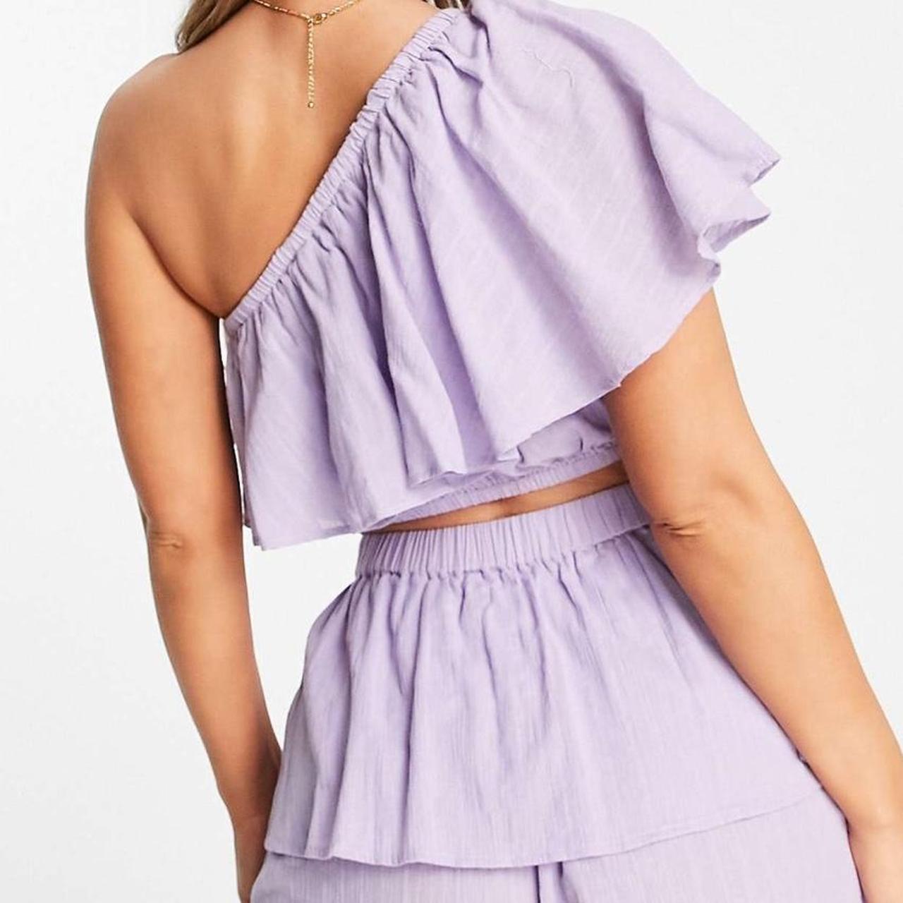 item listed by adelescloset1