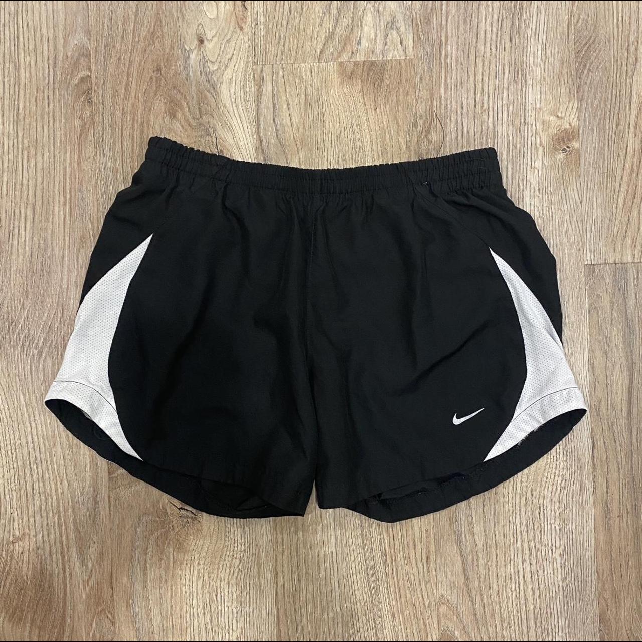 Nike Women's Black and White Shorts | Depop