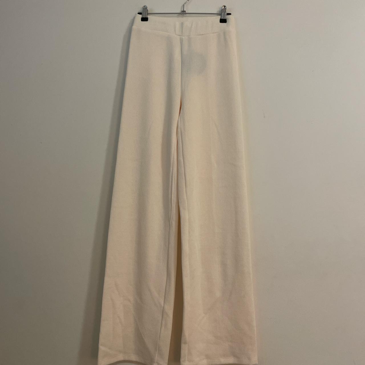 White fox knit pants BNWT size M - Depop