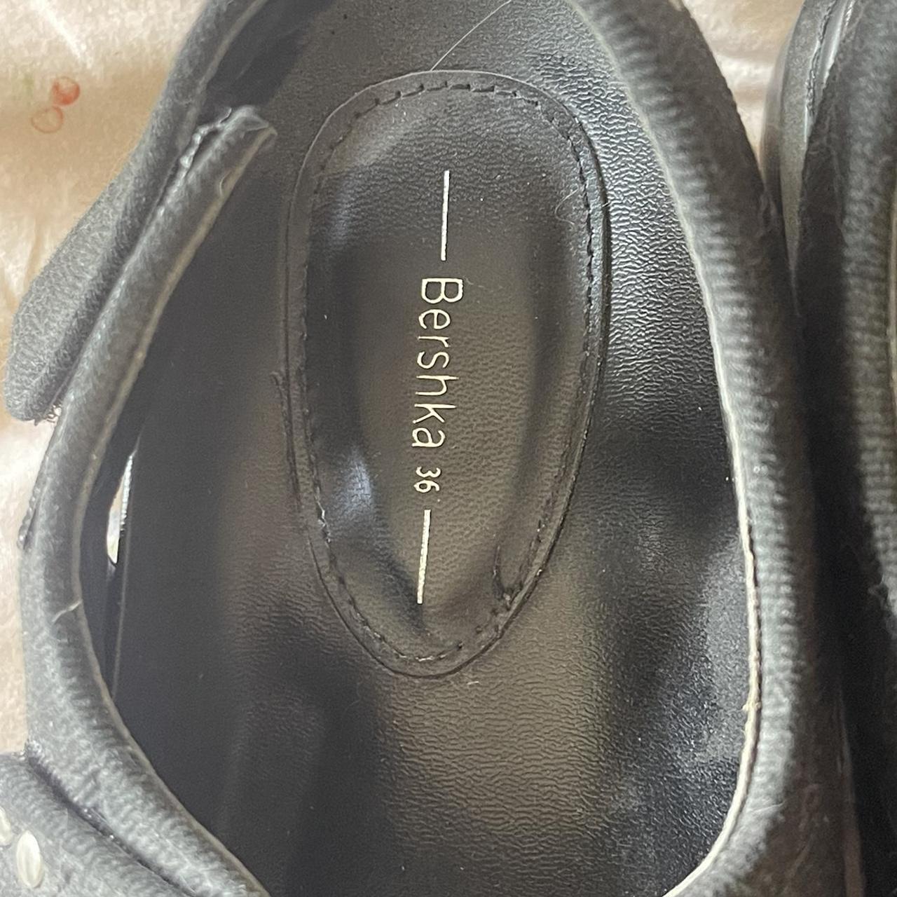 bershka black sandals