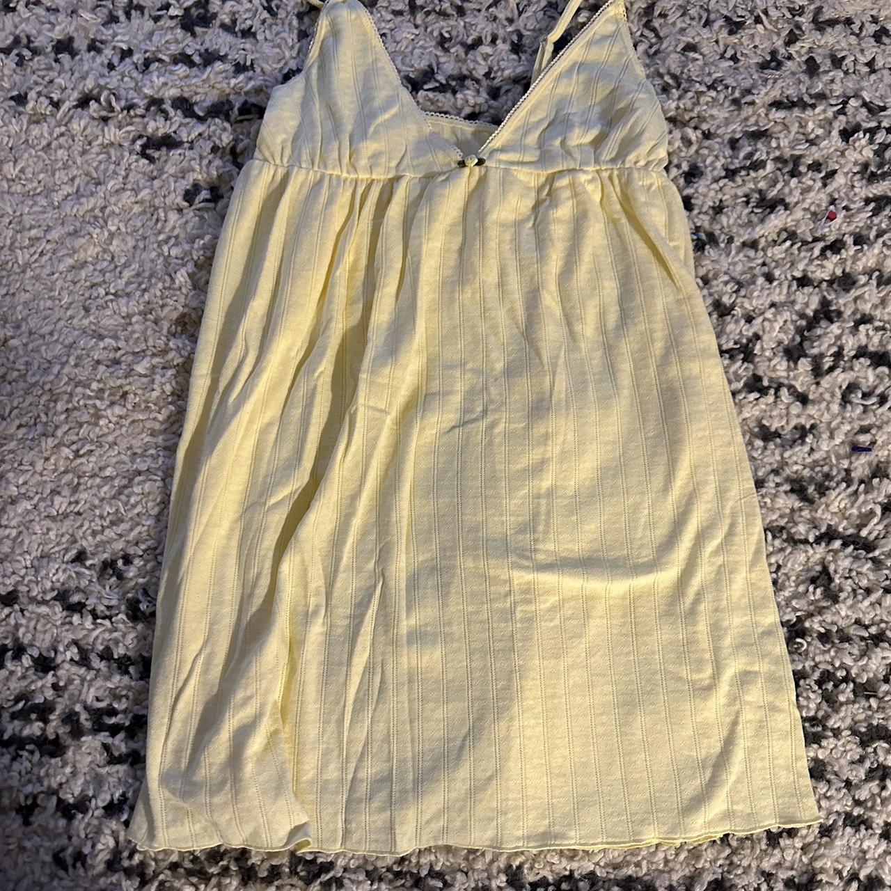 Cacique White Satin Full Coverage Adjustable Straps - Depop