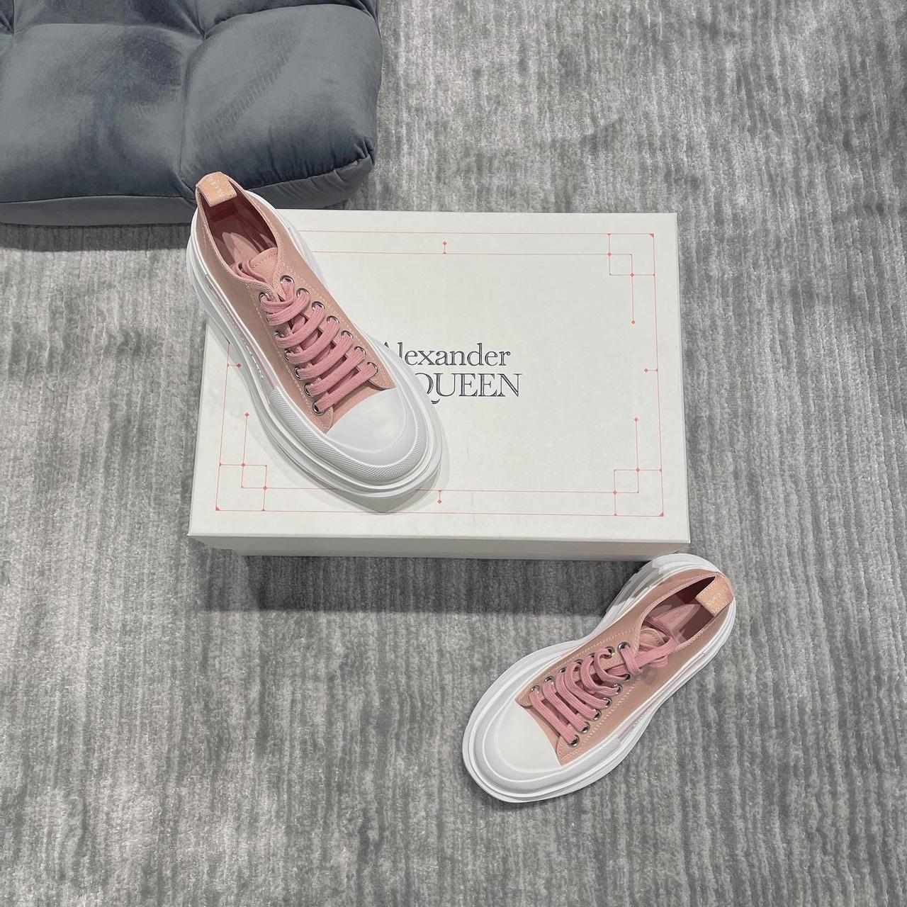 Alexander mcqueen pink clearance trainers