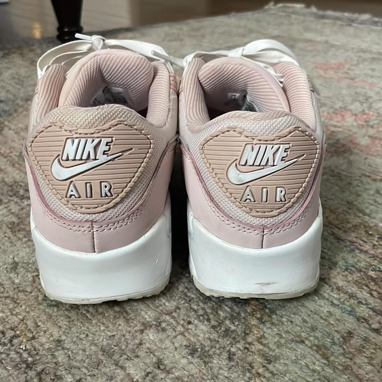 Nike Women's Pink and Cream Trainers (2)