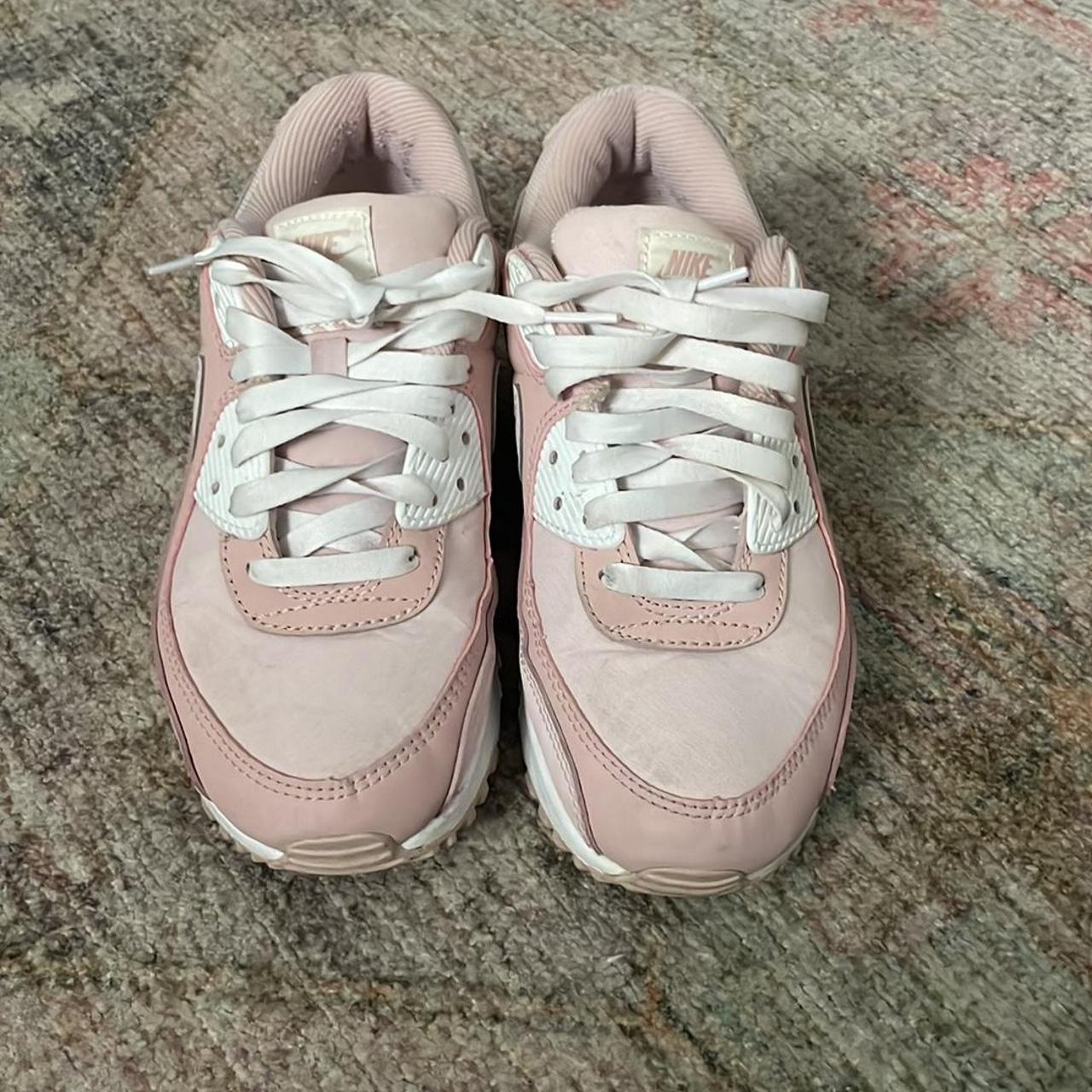 Nike Women's Pink and Cream Trainers (4)