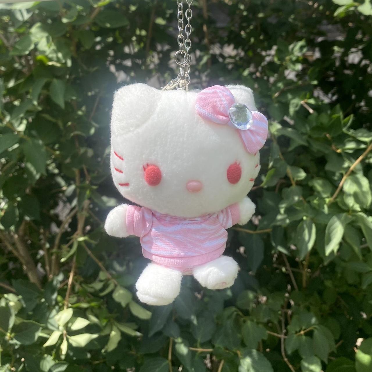 Rady×ハローキティ Rady×Hello Kittyコラボ🎀 ロゴ入りキティが可愛すぎません
