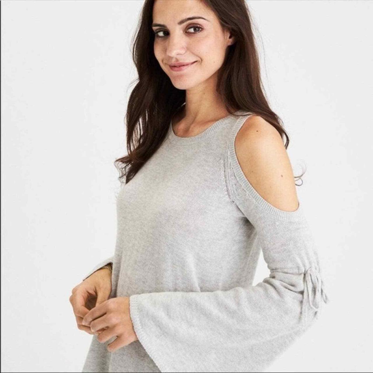 This AEO cold shoulder sweater is in good Pre owned