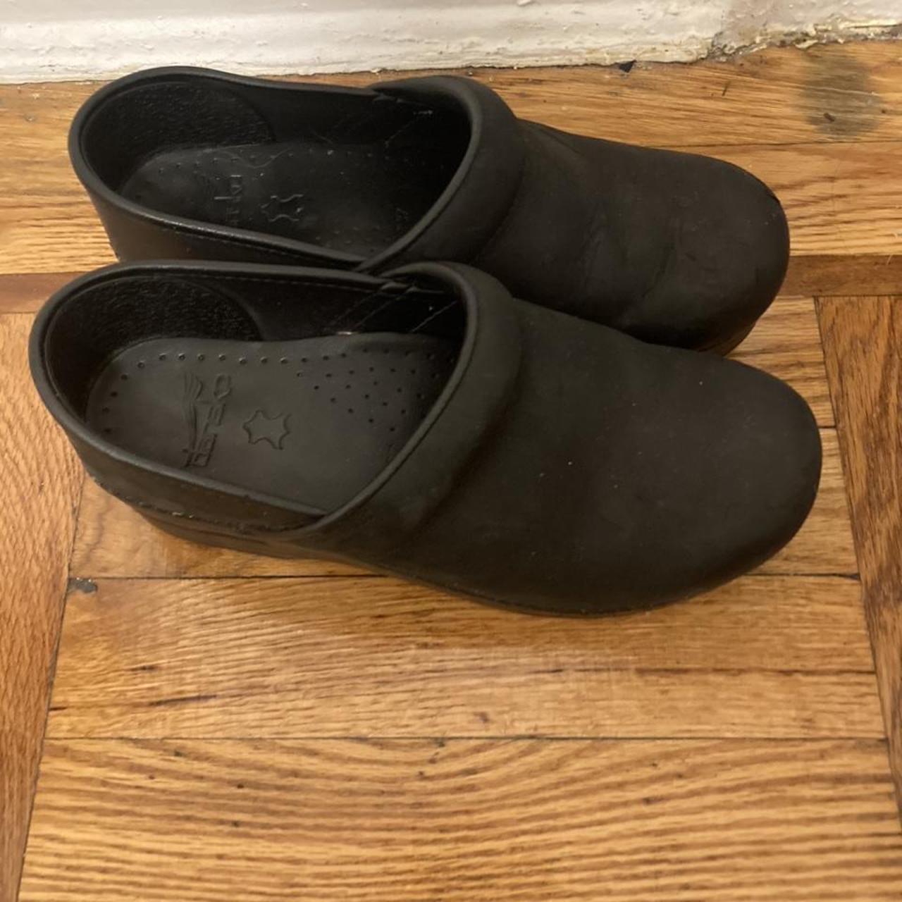 black shiny dansko clogs