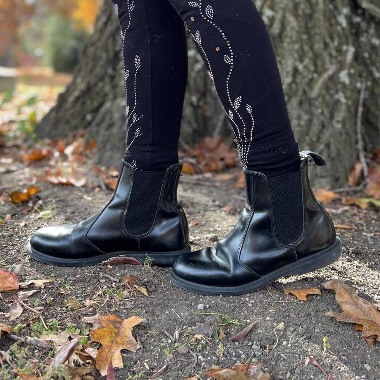 Best women's flora smooth leather chelsea boot Sale