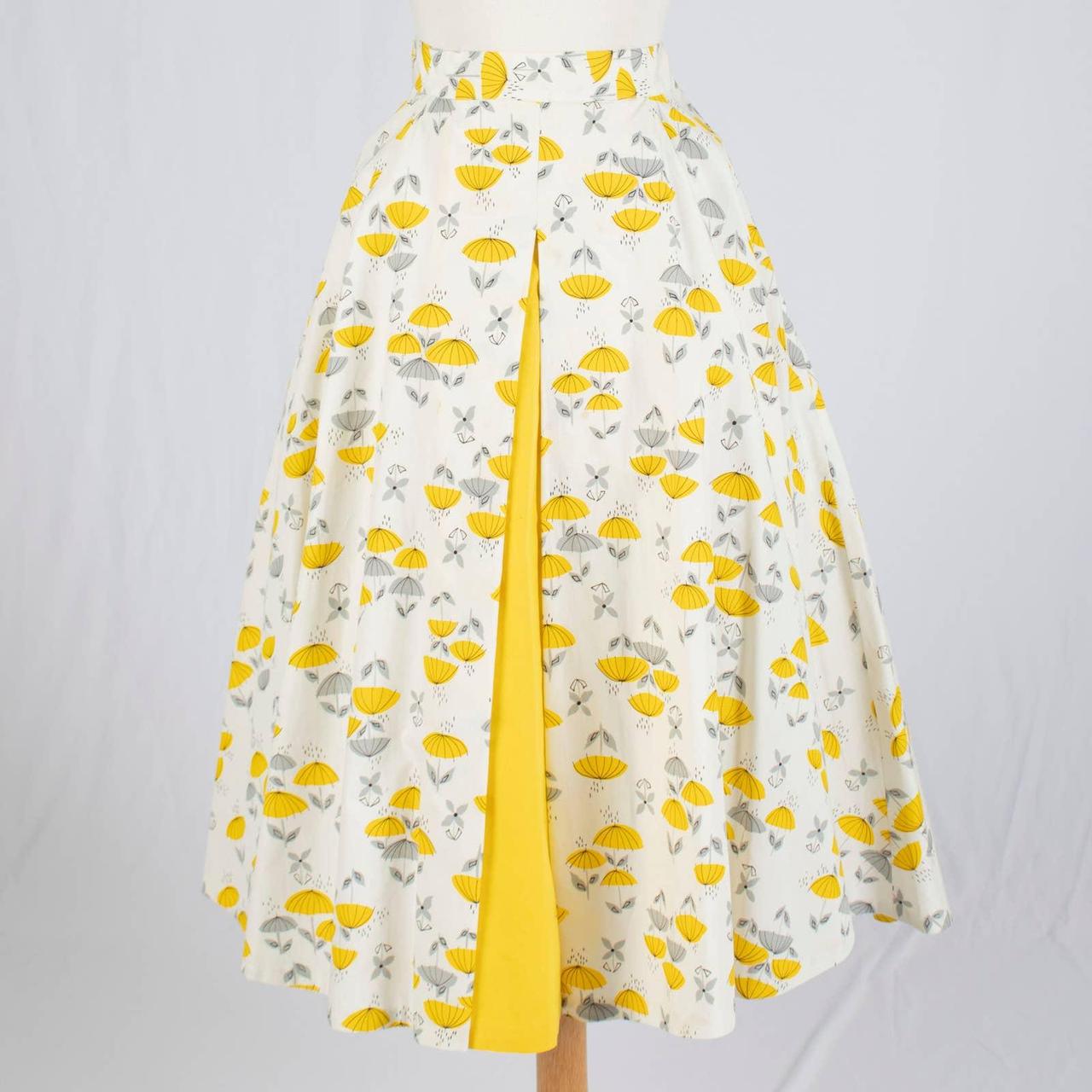 50s White Yellow Umbrella Skirt Waist 28