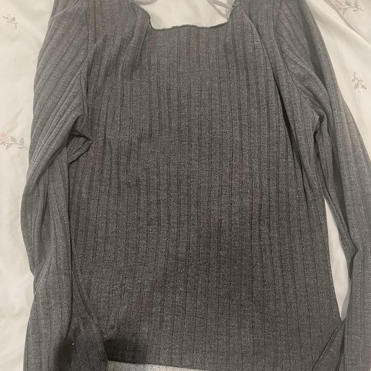 cute layered gray long sleeve/tank top #acubi... - Depop