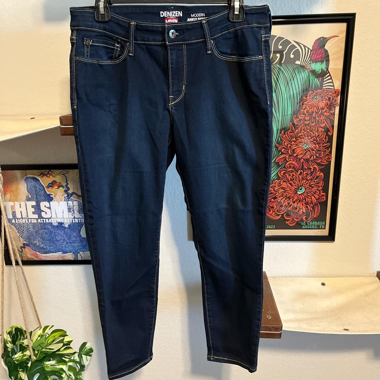 Levi sale denizen capris