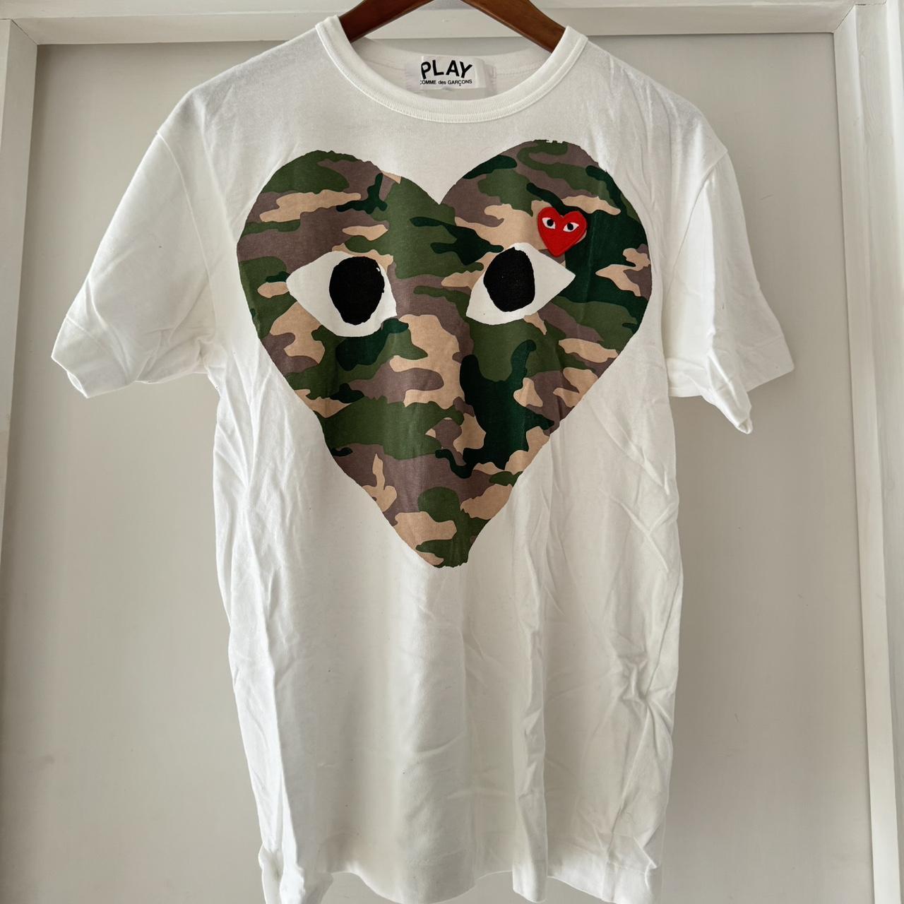 CDG play Camo big heart T shirt. Men s Medium. Only