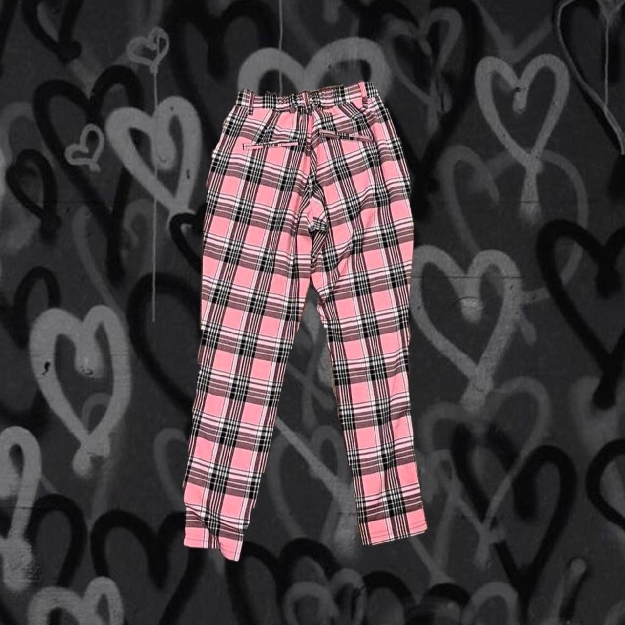 💗 hot topic pink plaid pants, very Avril - Depop