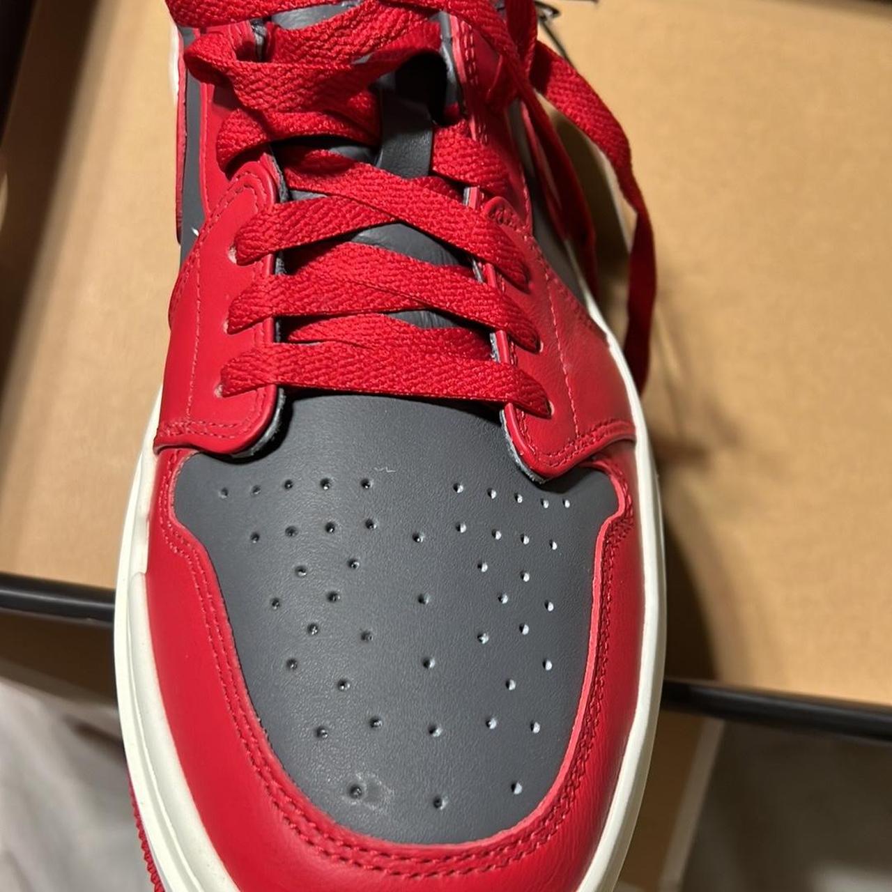 nike low cut sneakers