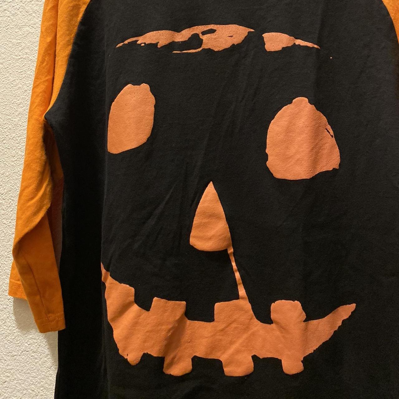 Urban Outfitters Men's T-shirt (3)