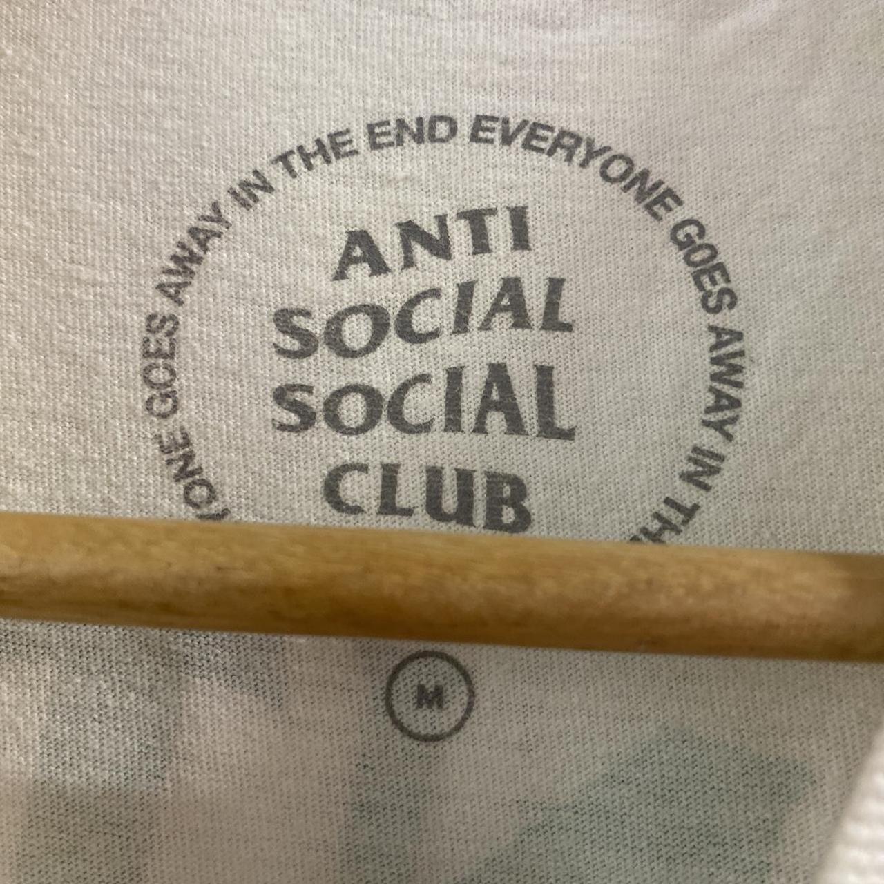 Urban Outfitters Men's T-shirt (6)