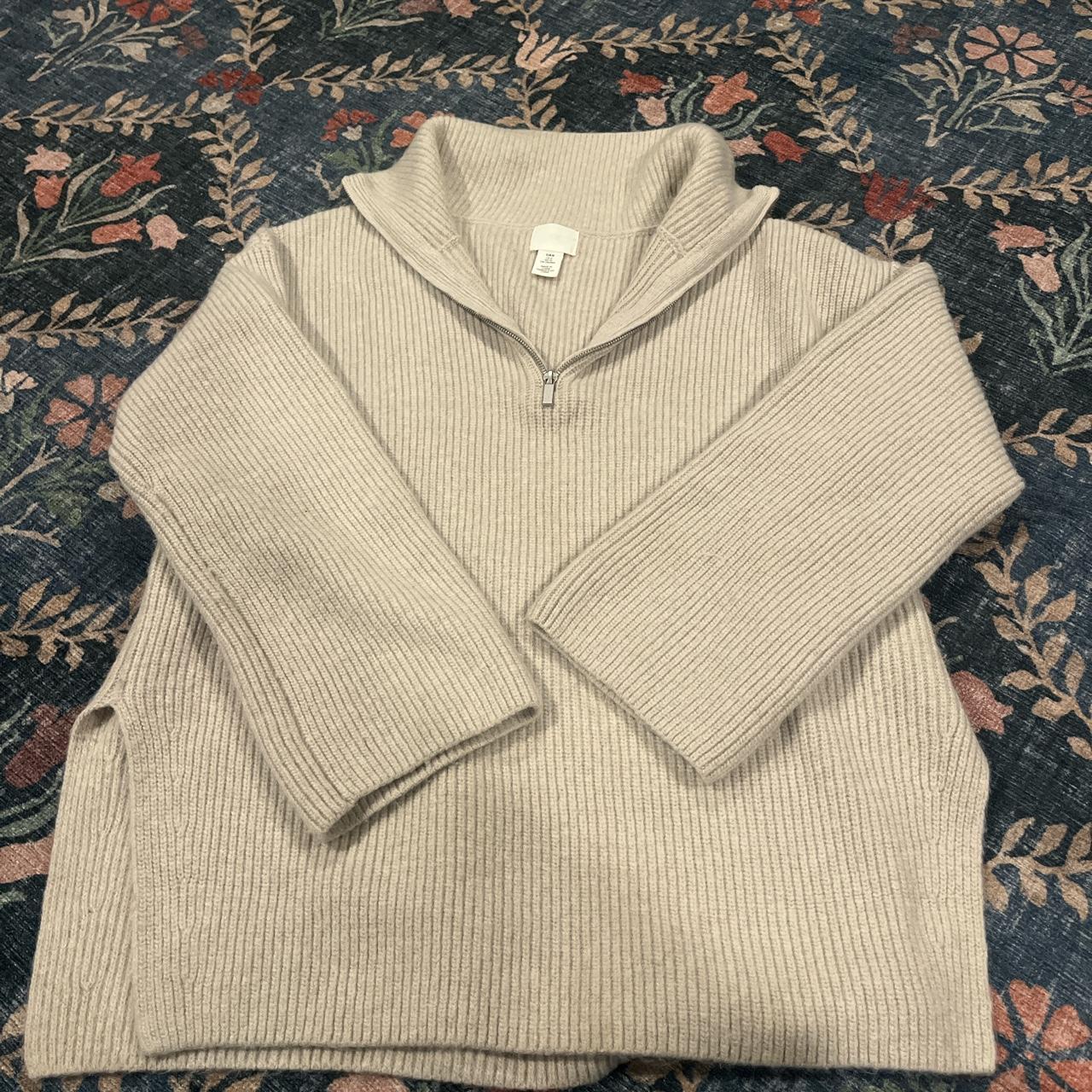 Cute and Cozy H&M quarter zip sweater in a... - Depop