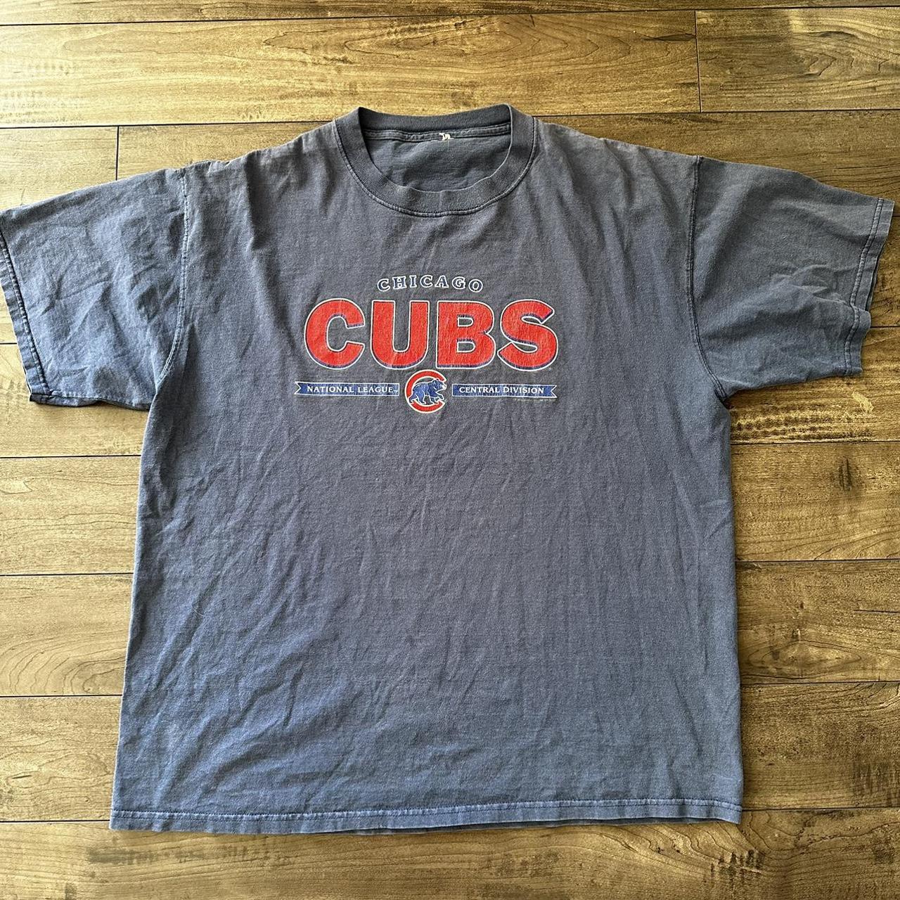 00s Chicago Cubs Logo Tee Cut tag, fits XL.... - Depop