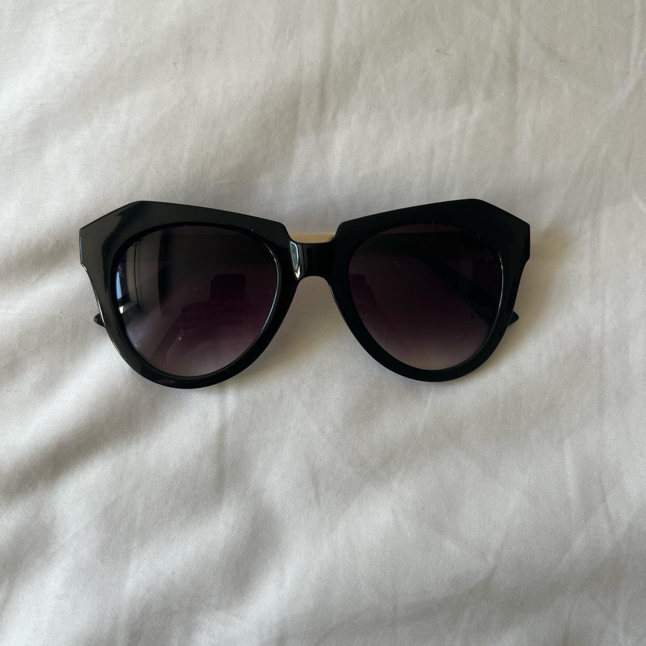 Sunglasses - no brand - Depop