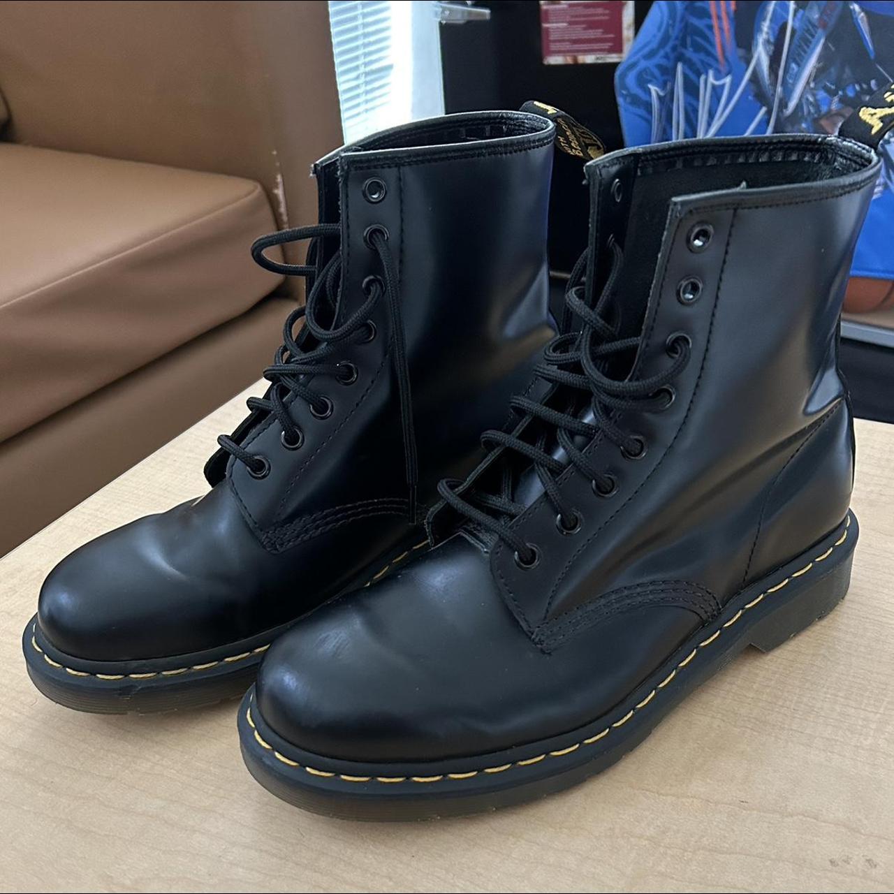 mens size 6 in women's doc martens