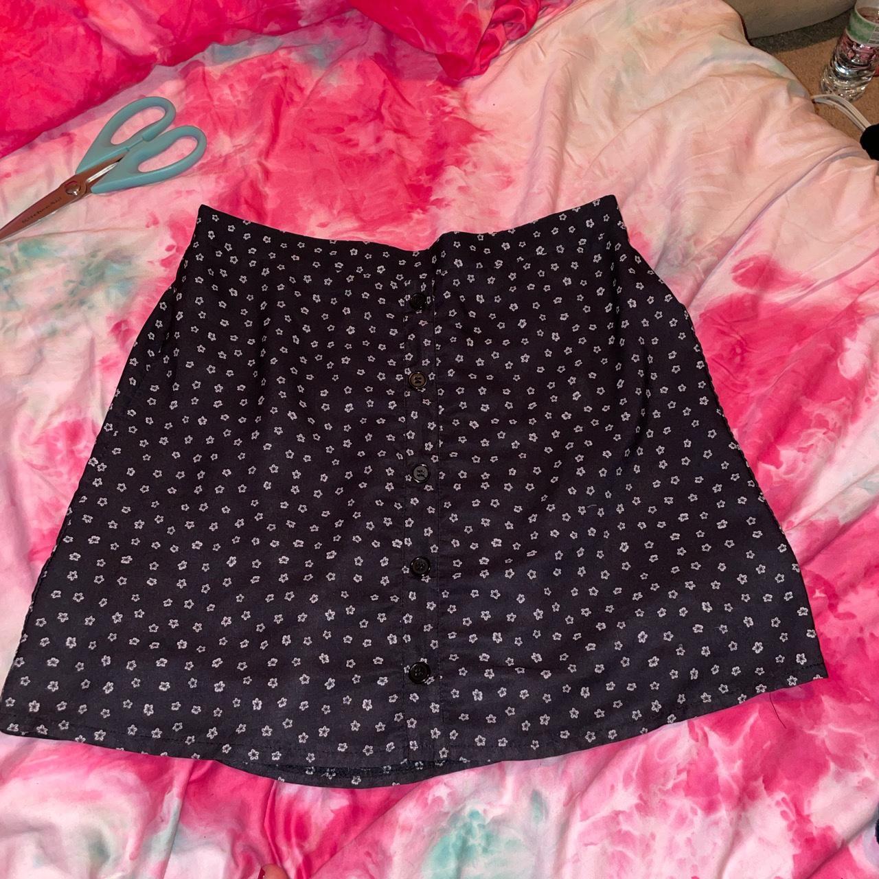 women-s-black-and-white-skirt-depop